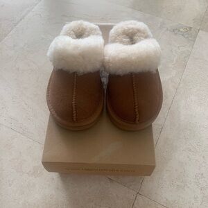 UGG Cozy chestnut Brown Kids Slipper shoes with Fur Lining size 11